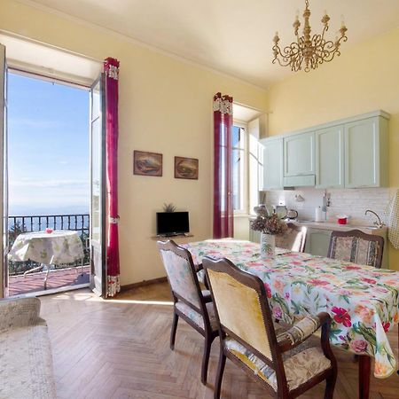 App Mughetto In Villa Marchello Brunate Exterior photo