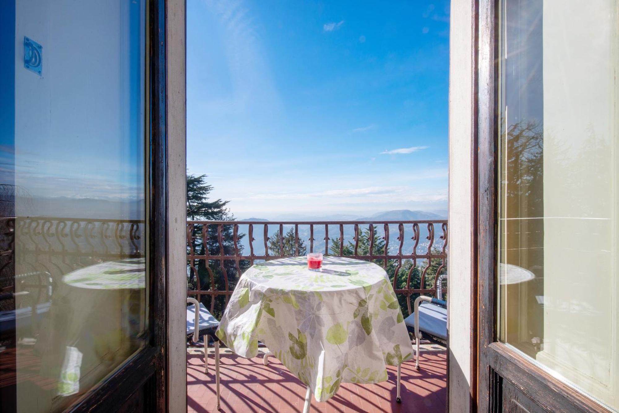 App Mughetto In Villa Marchello Brunate Exterior photo
